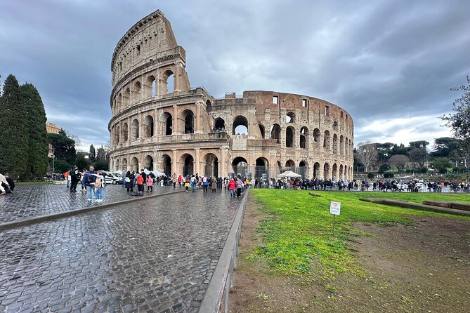 Private Full Guided Tour of Colosseum Roman Forum & Palatine Hill - Key highlights at a glance