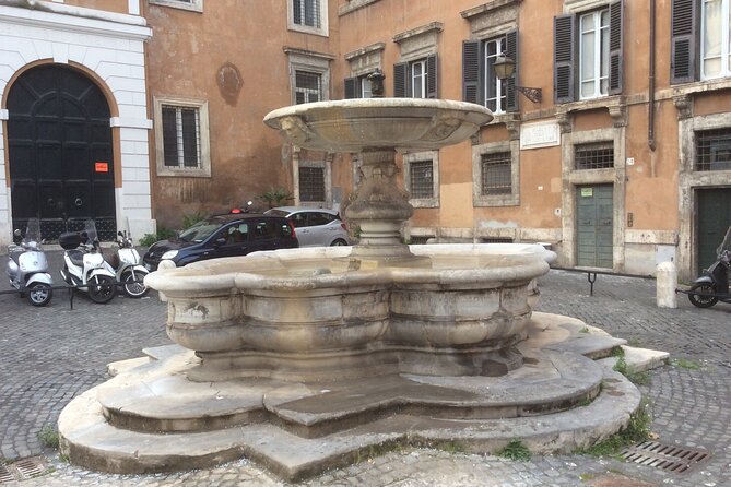 Private Jewish Ghetto Walk and The Influence in Roman Cuisine - Ricotta Pie, Women Bakers, and Family Traditions