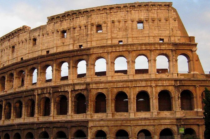 Private Rome Bike tour - Trevi Fountain and the coin-throwing ritual