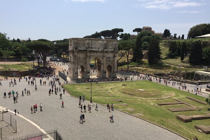 Private Tour of Colosseum with Entrance to Roman Forum - Entering the Colosseum at Piazza del Colosseo, 10 minutes early