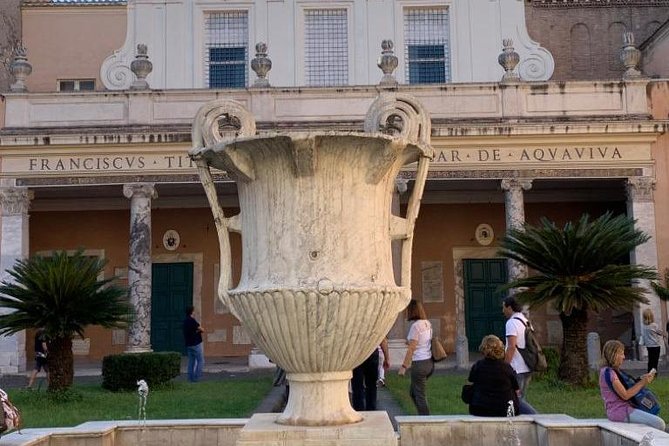 Private Tour - Trastevere and Villa Farnesina - The Trastevere walk: food-and-tradition streets with meaning