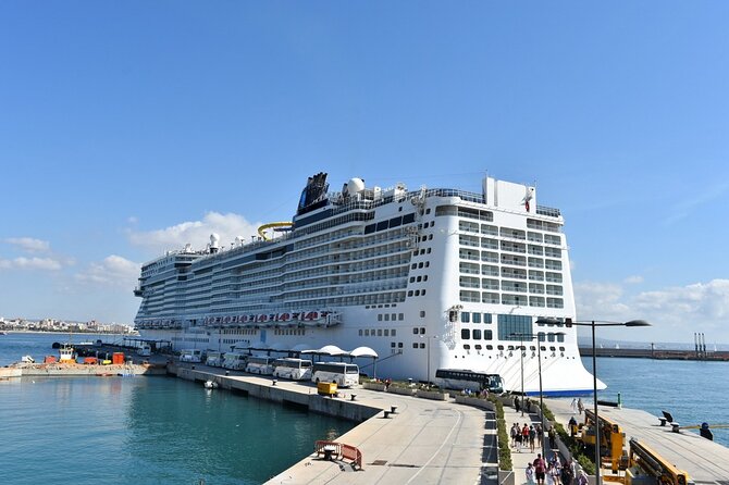 Private Transfer Rome-Civitavecchia Port or Civitavecchia-Rome - The car experience: Mercedes, Wi-Fi, and luggage storage