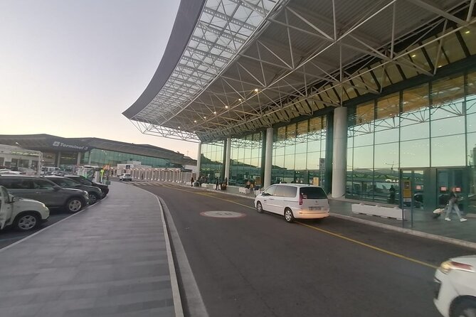 Private transport from Fiumicino Airport to Rome City or vice versa - Who should book this Rome to airport transfer