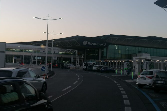Private transport from Fiumicino Airport to Rome City or vice versa - Flight tracking and the waiting time that saves your arrival