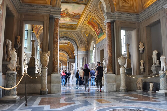 PRIVATE Vatican, Sistine Chapel & St. Peter's Basilica (shortcut) - Sistine Chapel: what to look for during your 20 minutes