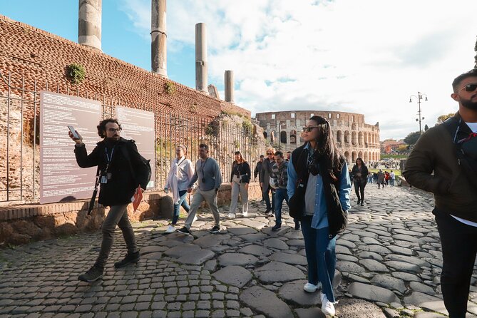 Roma: Colosseum, Forum, and Palatine Hill Local Guided Tour - Key highlights to look for