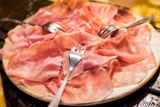 Roman Food Experience Semi - Private Tour - Stop in the Antico Quartiere Ebraico for Seasonal Roman Jewish Classics