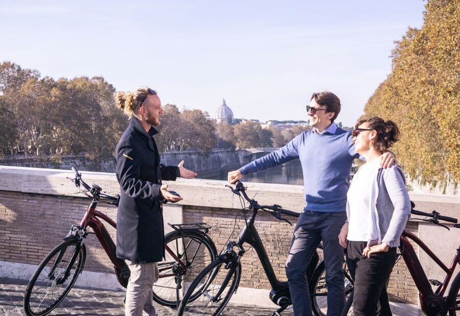 Rome: 3.5-Hour Small Group E-Bike Tour - Pantheon and Trevi Fountain on one practical route