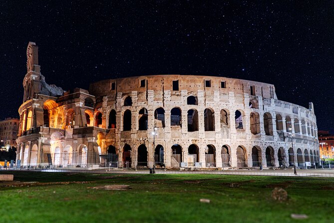 Rome After Dark: Explore the Eternal City Under the Moonlight - Palatine Hill: quick glimpses right above the Forum