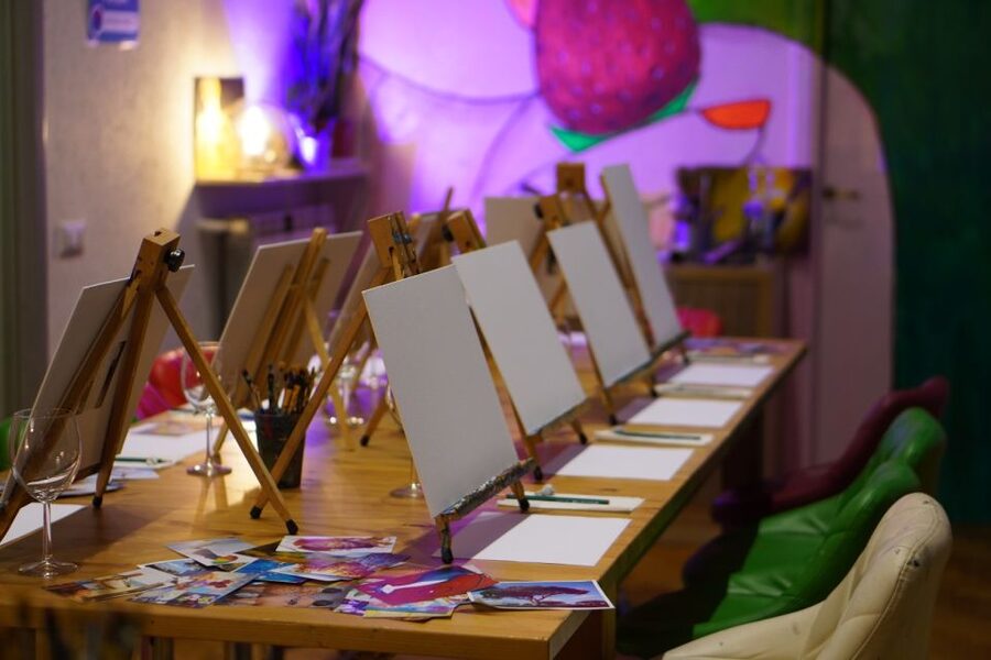 Rome: Afternoon Paint and Sip Experience in Piazza Navona - What you get to take home (and why that matters in Rome)