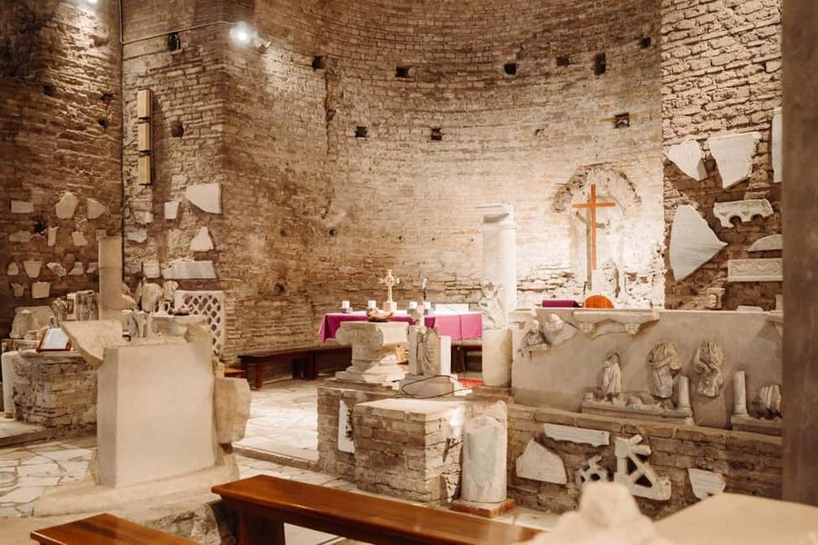 Rome: Appian Way, Aqueducts, and Catacombs Tour - Parco degli Acquedotti: standing under aqueducts you can feel
