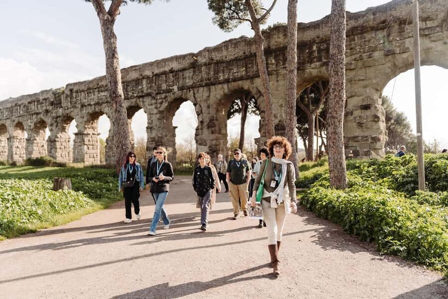 Rome: Appian Way, Aqueducts, and Catacombs Tour - Meeting at Piramide, then getting comfortable fast