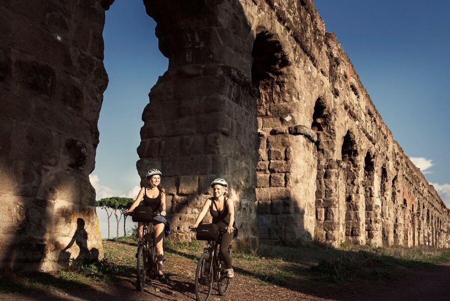 Rome: Appian Way, Catacombs & Roman Aqueducts Top EBike Tour - The Appian Way stretch: mausoleums, villas, and the rhythm of the “open-air museum”
