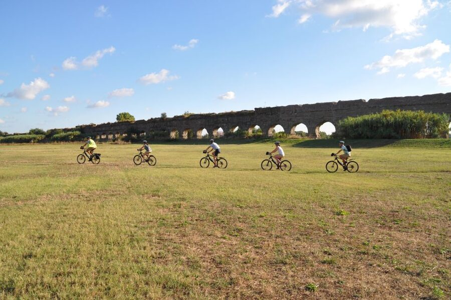 Rome: Appian Way, Catacombs & Roman Aqueducts Top EBike Tour - Catacombs on the 6-hour option: what the underground visit adds