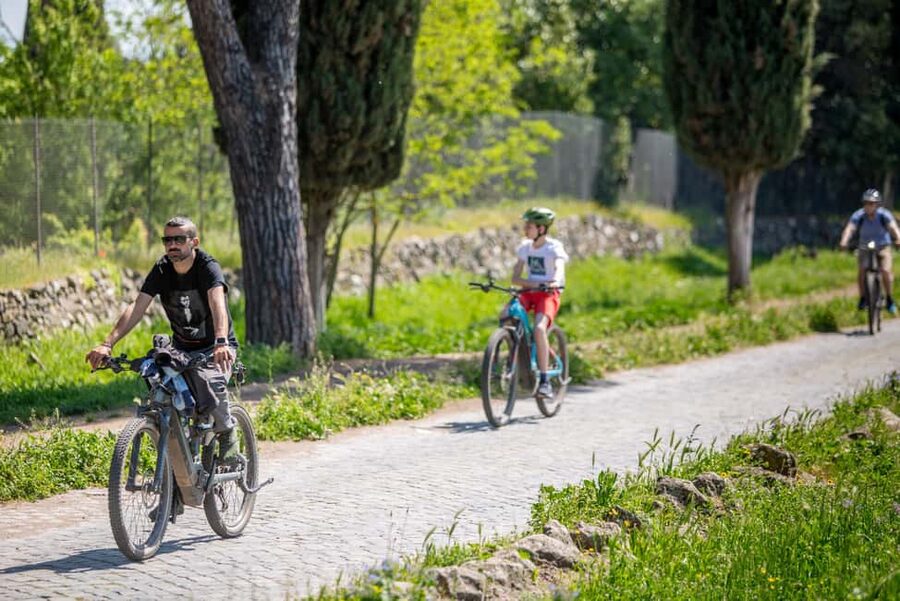 Rome:Appian Way E-bike Tour with Catacombs, Aqueducts & Food - Parco degli Acquedotti: aqueduct remnants that feel like a secret loop