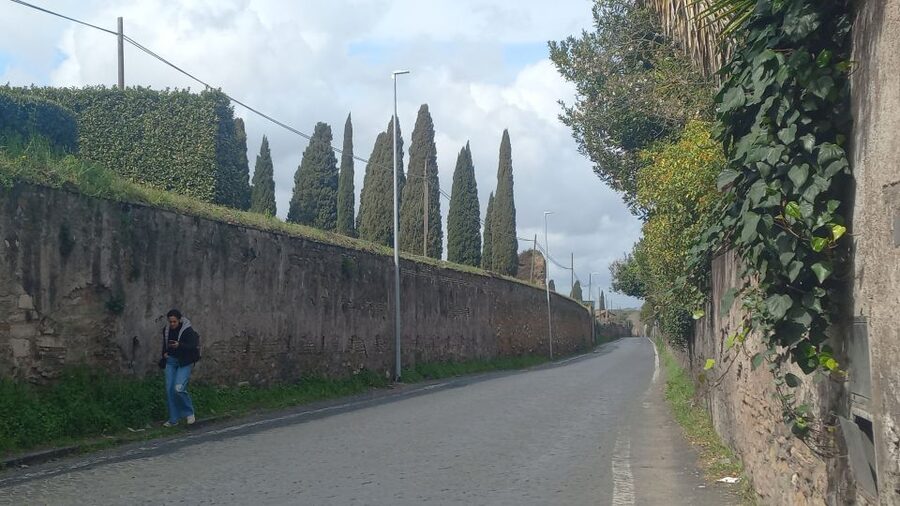 Rome: Appian Way Golf Cart Tour with Roman Catacombs Entry - Appian Way Photo Stops: Walking the Stones That Kept Rome Connected