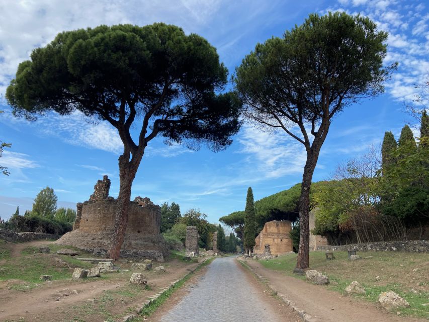 Rome: Appian Way Guided Tour on E-Bike with italian Aperitif - E-bike basics: safety, comfort, and what to wear