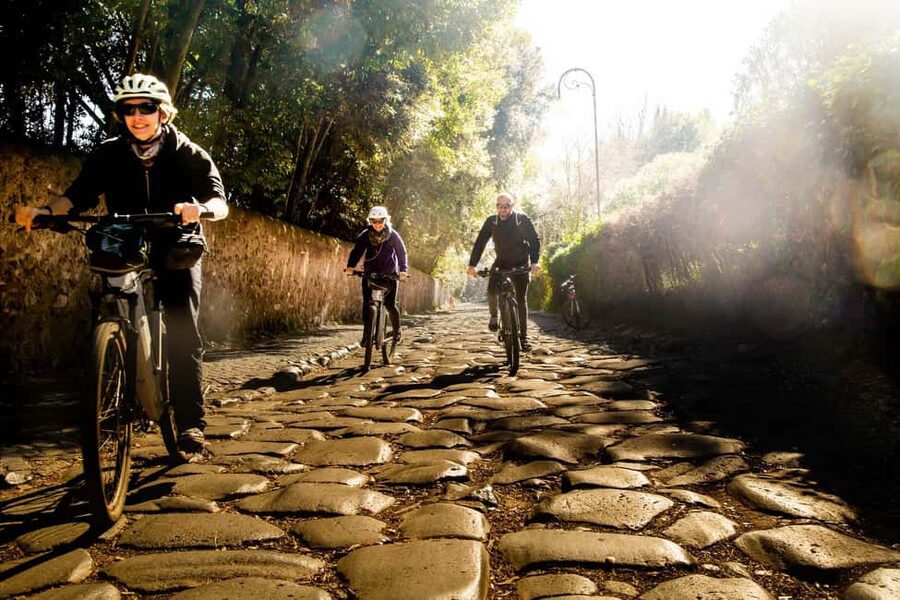 Rome: Appian Way Underground Catacombs Bike Tour with Lunch - Tomb of Cecilia Metella: A Stop That Helps You Read the Route