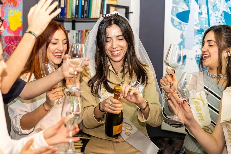 Rome: Bar Crawl with Local Guide & Drinks - FAQ