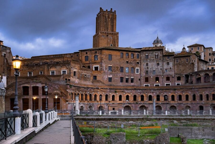 Rome: Best of Colosseum and Roman Forum Guided Tour - Roman Forum in 60 minutes: where politics, trade, and drama happened