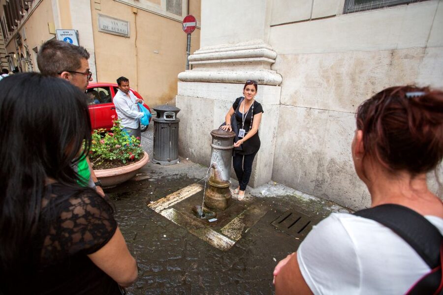 Rome by Night: 3-Hour Guided Walking Tour - Trevi Fountain and Capitoline Hill: the best moments are the in-between looks