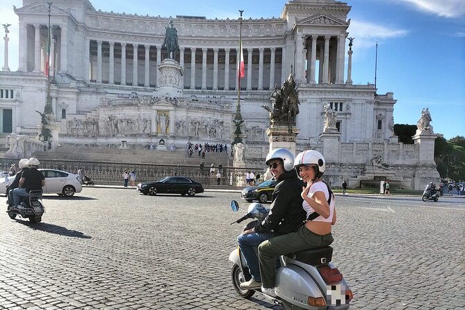 Rome by Vespa: Classic Rome Tour with Pick up - Campo de’ Fiori and Palatine Hill: a strong finish with market energy