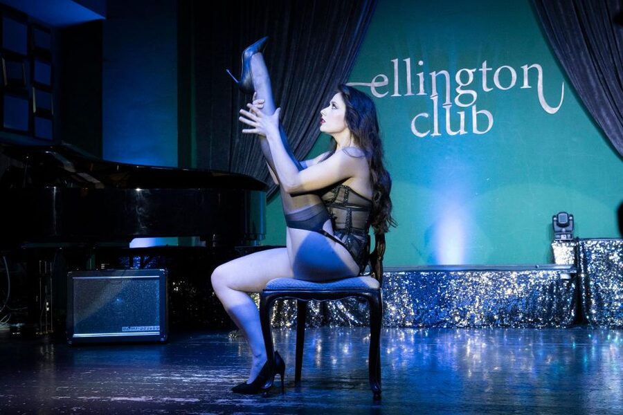 Rome: Cabaret Burlesque Show Experience with Dinner - Getting there and handling the late-night logistics