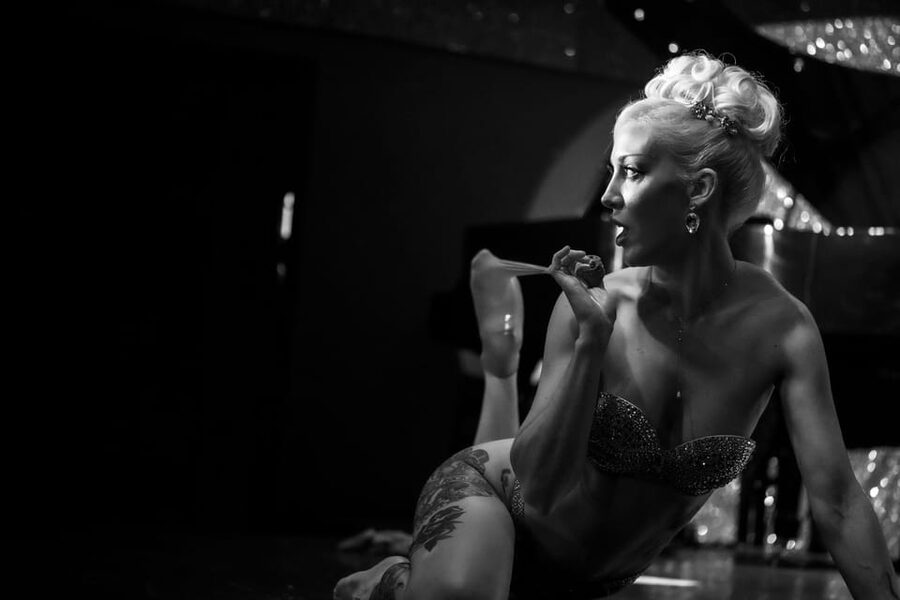 Rome: Cabaret Burlesque Show Experience with Dinner - Who should book this cabaret with dinner?