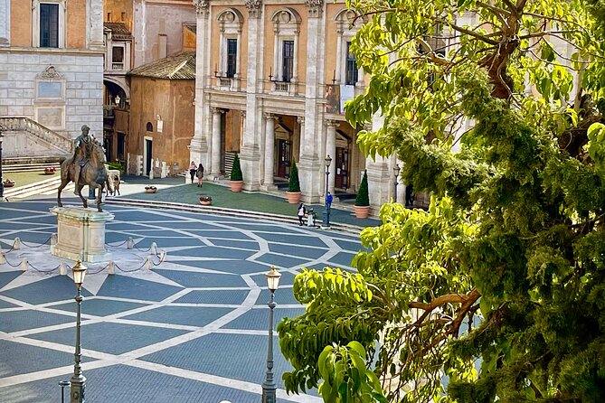 Rome Capitoline Museums Private Guided Tour and Panoramic Views - Entering Musei Capitolini fast, with panoramic momentum