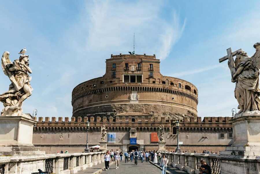 Rome: Castel Sant'Angelo Skip-the-Line Guided Tour - Inside Hadrian’s Tomb, Then the Popes’ Apartment