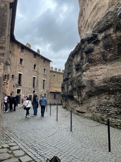 Rome: Castel Sant’Angelo Skip-the-Line Ticket & Audio Guide - Terrace views and Ponte Sant’Angelo photos: the payoff for your legs