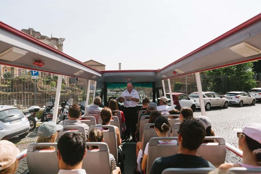 Rome: Catacombs Guided Tour with Transfer - On the bus: what the panoramic route adds to the Catacombs visit