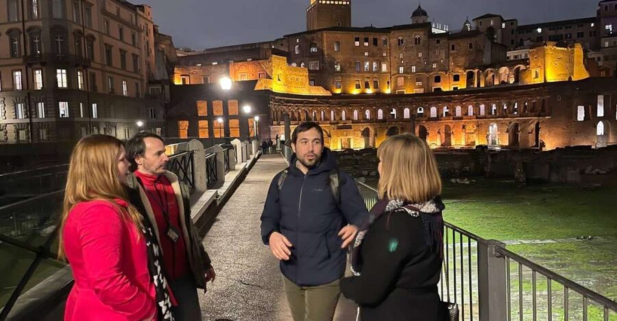 Rome: City Highlights Small Group Walking Tour by Night - Piazza di Spagna and the Spanish Steps at night