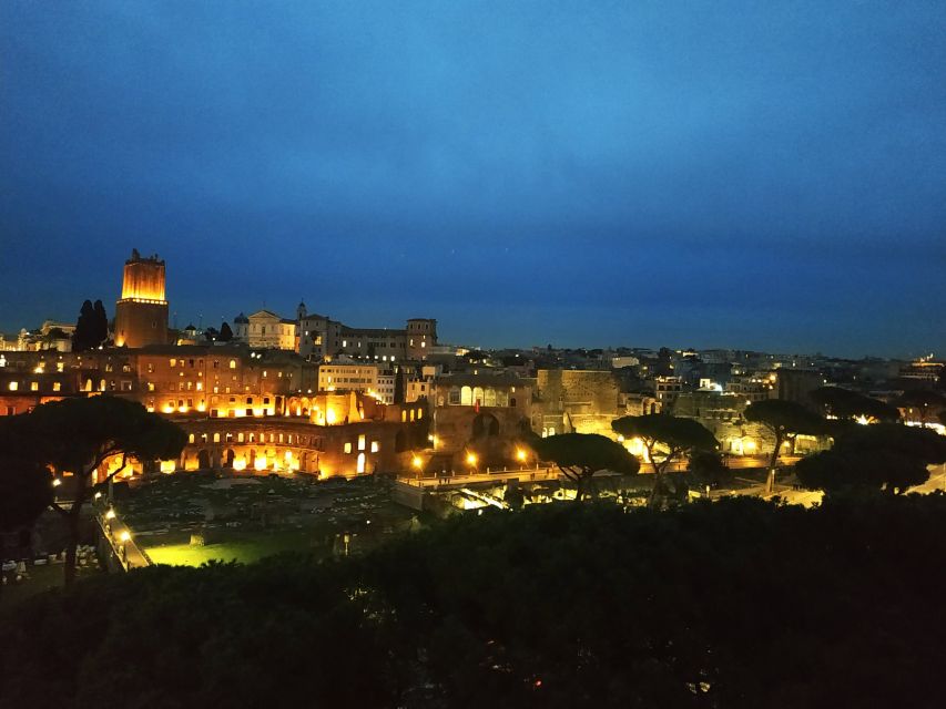 Rome: City Highlights Small Group Walking Tour by Night - Meeting at Piazza di Spagna (and finding your guide fast)