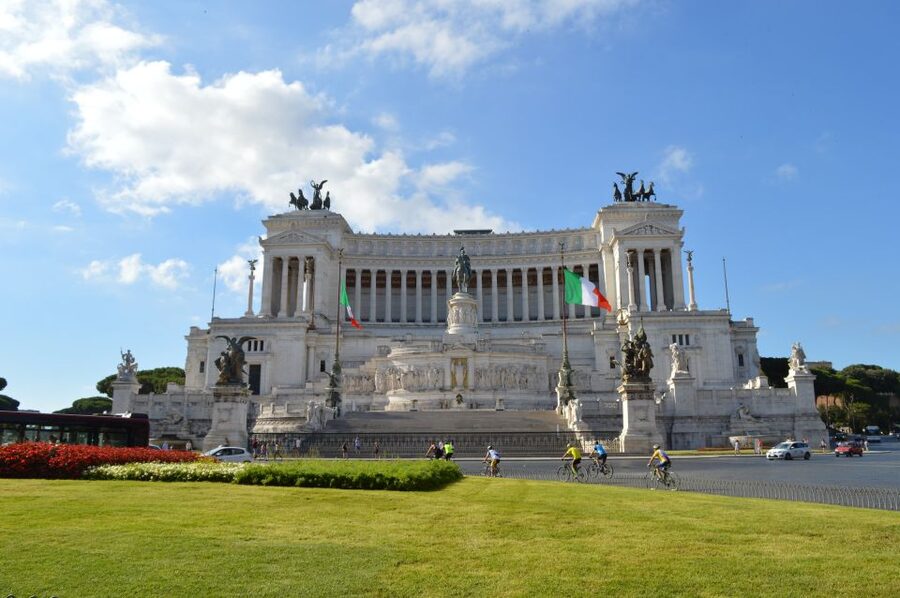 Rome: City Highlights Walking Tour - Ending at Campo de Fiori: How to Continue Your Evening