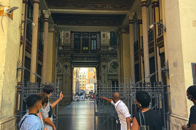 Rome City, Pantheon, and Trevi Fountain Walking Tour - Price and value of the $24.20 two-hour walk