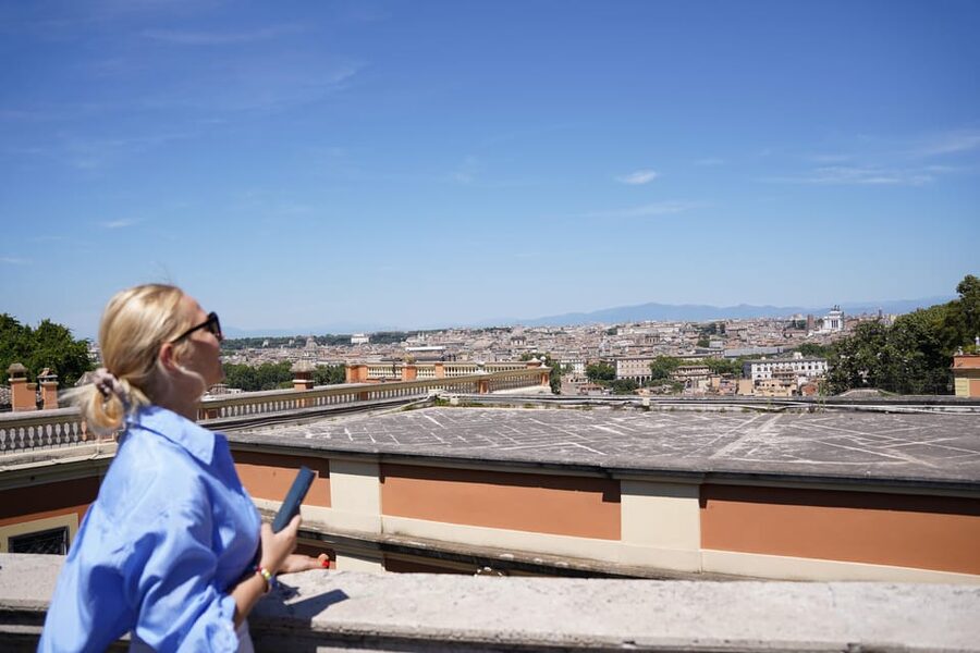 Rome: City Tour by Vespa with Pictures and Sweets Tastings - Tiramisu at Piazza Navona: the sweet start that sets the tone