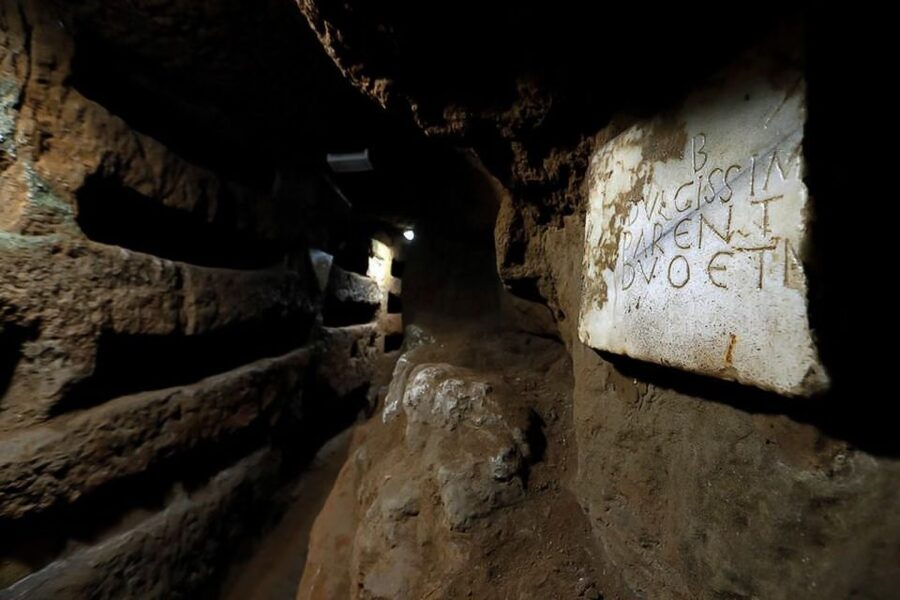 Rome: Colosseum, Ancient Rome and Catacombs Tours & Tickets - Headsets, Tickets, and Staying on Schedule