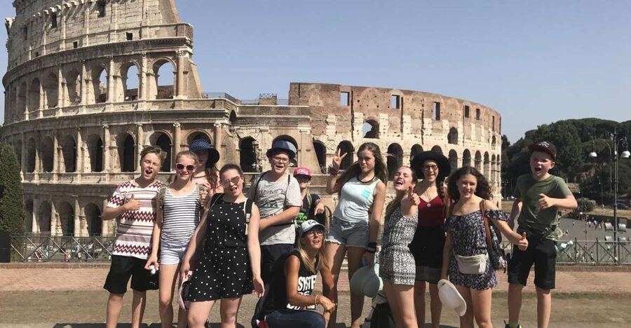 Rome: Colosseum and Roman Forum Small Group Tour in German - Entering the Colosseum without line fatigue