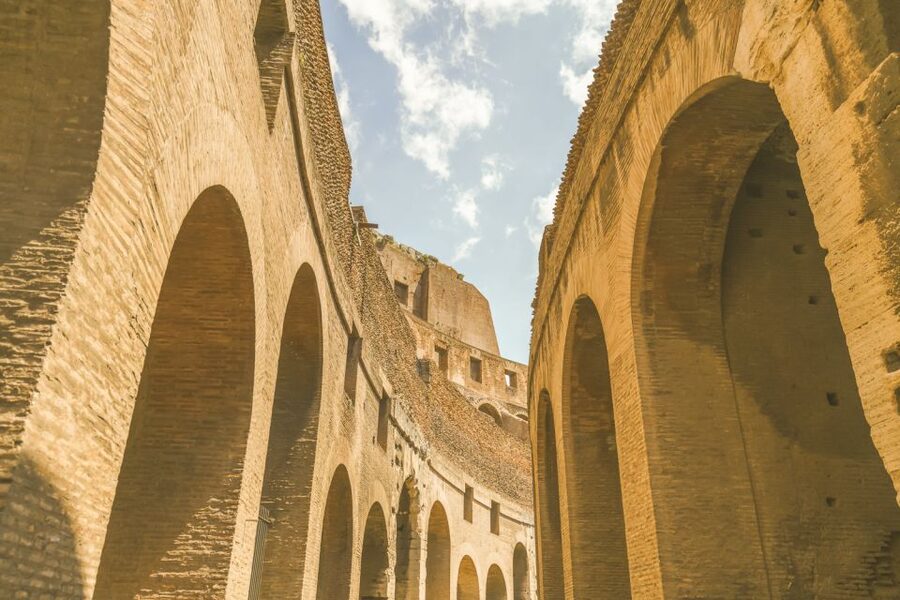 Rome: Colosseum and Roman Forum Small Group Tour in German - Meeting at Ludus Magnus: find the Deutsche Römerin sign fast