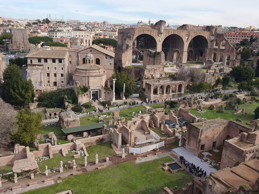 Rome: Colosseum Arena Floor, Roman Forum & Palatine Tour - Entering through the Gladiators Entrance and walking the Arena Floor