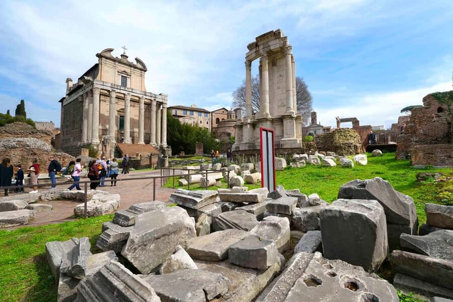 Rome: Colosseum Arena, Forum & Palatine Hill Guided Tour - Palatine Hill: views, villas, and the legend of Rome’s start