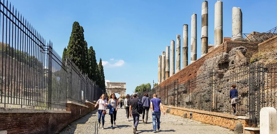 Rome: Colosseum Arena, Palatine Hill & Forum Guided Tour - What you get with the official guide