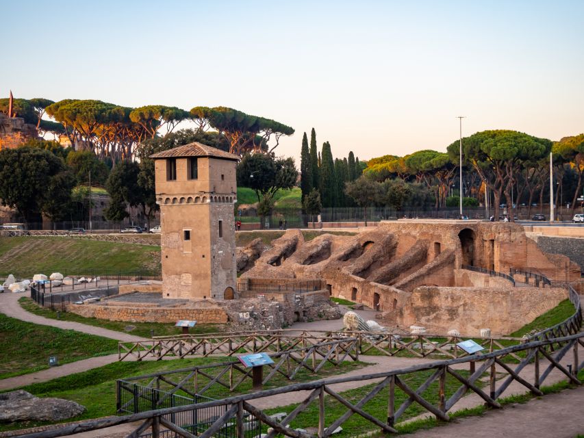Rome: Colosseum Arena, Roman Forum & Palatine Tour - What the best guides do, and who gets praised