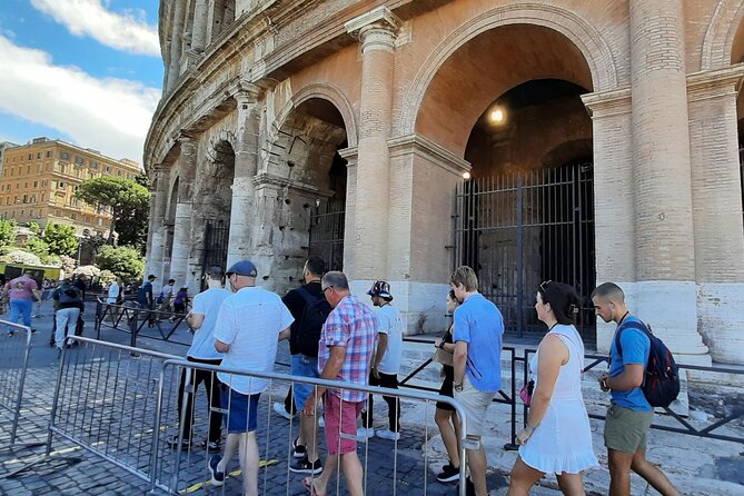 Rome: Colosseum Express Tour with Forum & Palatine Access - Crowd Control Through Timing, Security, and “Go Early” Math