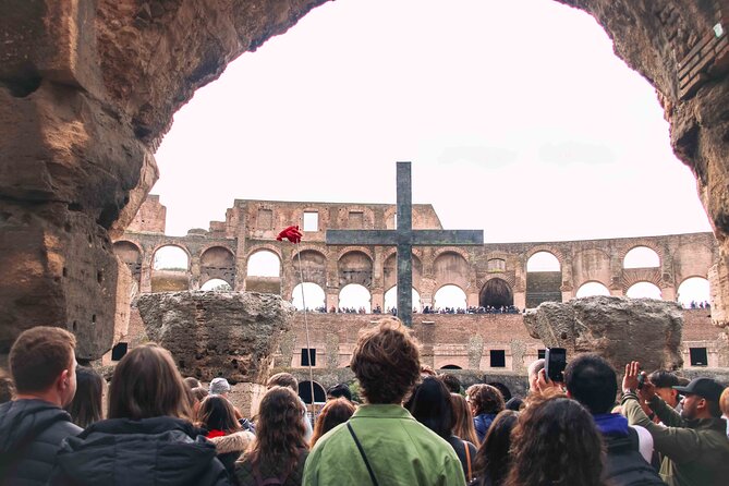 Rome: Colosseum, Forum, and Palatine Hill 3 hr Tour - What to wear and pack for a comfortable 3-hour Colosseum-to-Palatine day