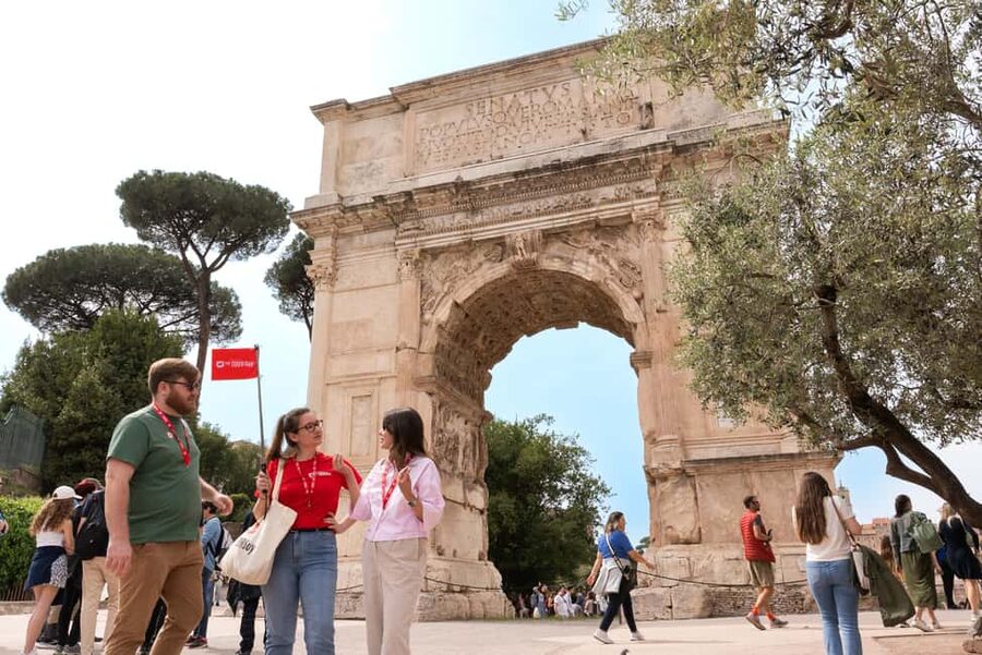 Rome: Colosseum, Forum, and Palatine Tour - Palatine Hill: viewpoints and the origin story feeling