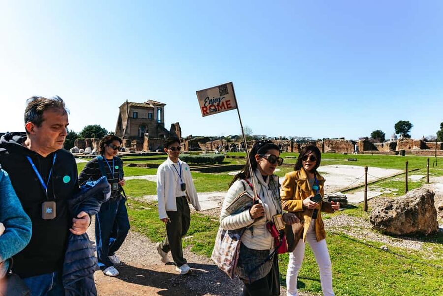 Rome: Colosseum, Forum & Palatine Hill Tour & Optional Arena - Palatine Hill: Romulus first, then power