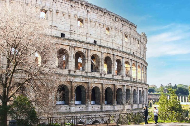 Rome: Colosseum & Forum with Audio Guide - Optional Arena - Entering the Colosseum and Finding the Arena Feel