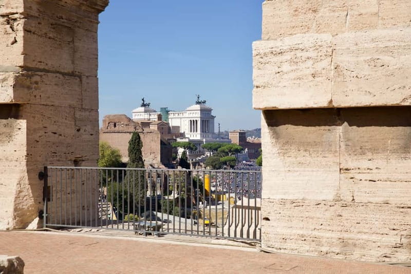 Rome: Colosseum Gladiator's Arena and Roman Forum Tour - Timing, Crowds, and What to Bring for a Smooth Walk Through Ancient Rome